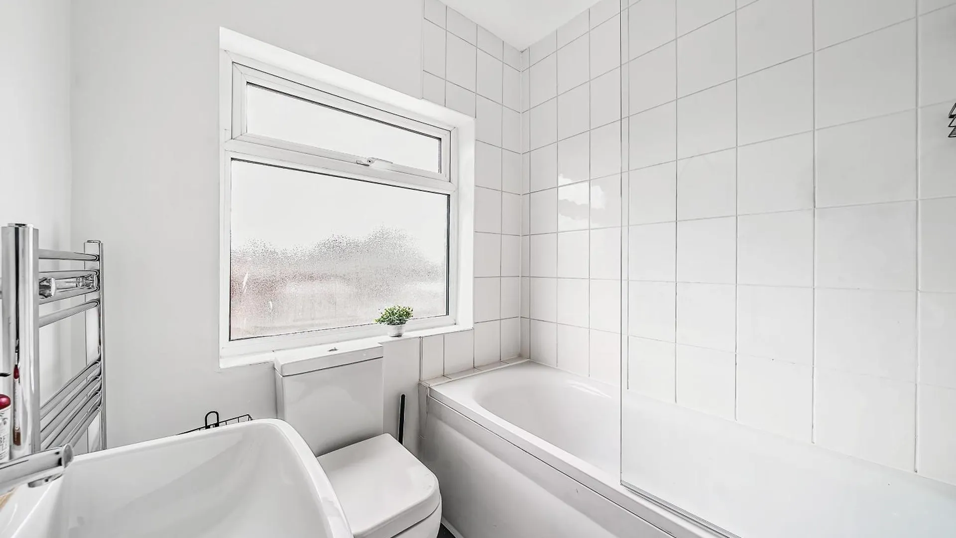 بيت للعطل فيلا 3-Bed, Sleeps 6, Near M1/M62 مورلي